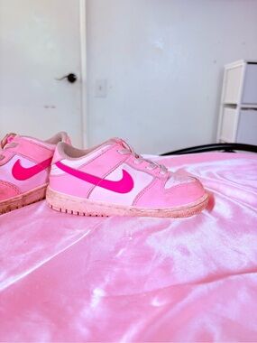Nike Pink Kids' Low-Top Sneakers with Hot Pink Swoosh